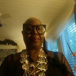 Meet your Posher, Gusdie